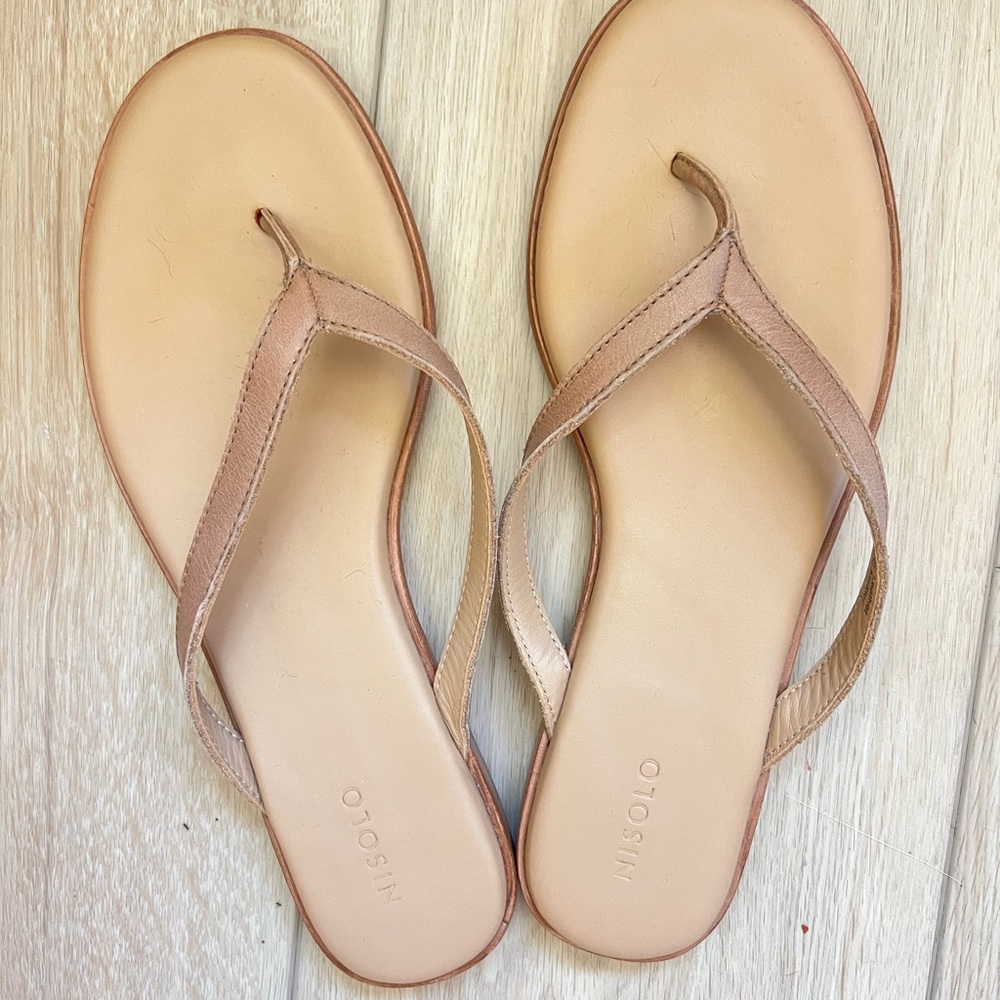 Nisolo Isabel Go-To Flip Flop in Almond
